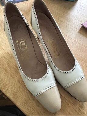 Salvatore Ferragamo Two-Tone Cream and Beige Leather Pumps